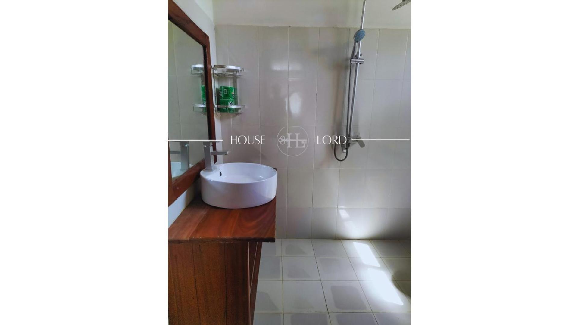 Tumbo Guest house *